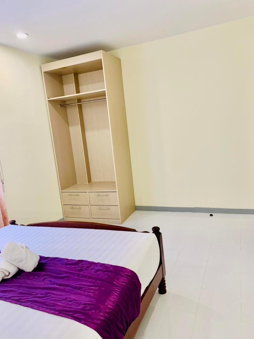 White Residence Hotel & Apartment Phnom Penh Bagian luar foto