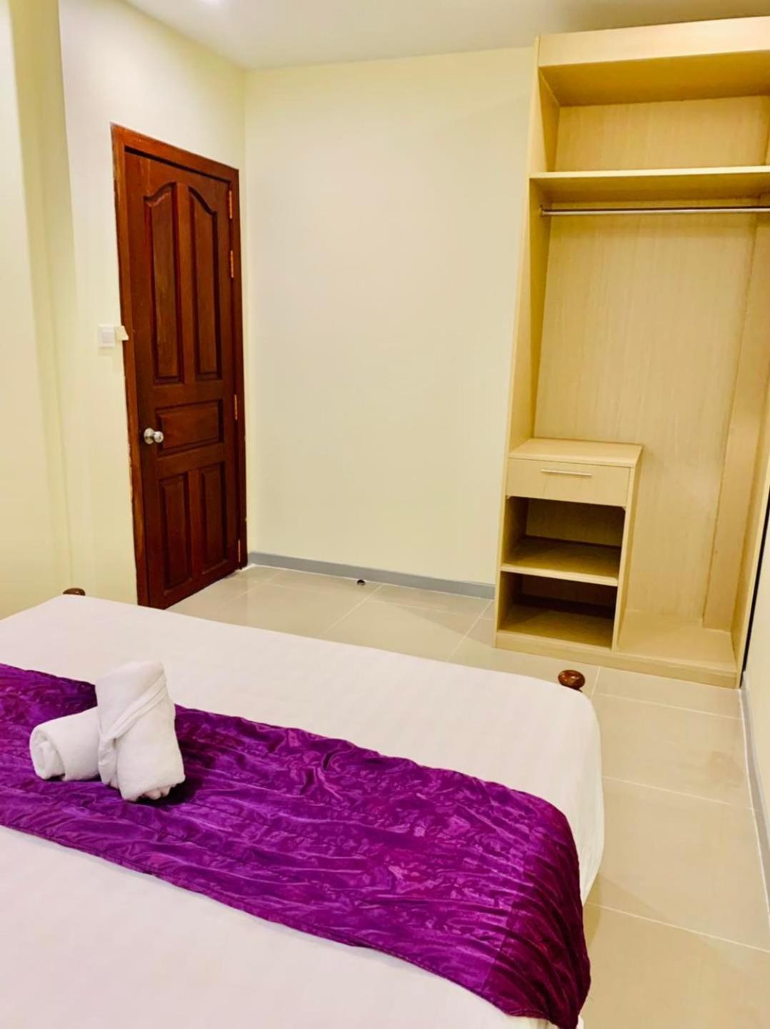 White Residence Hotel & Apartment Phnom Penh Bagian luar foto