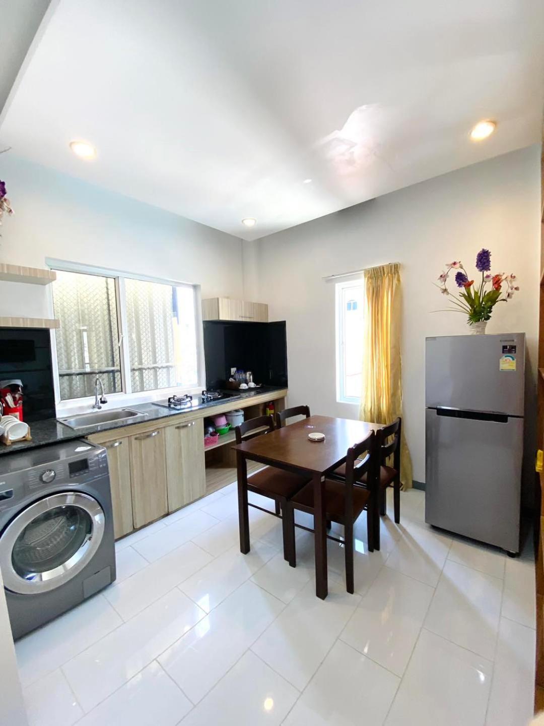 White Residence Hotel & Apartment Phnom Penh Bagian luar foto