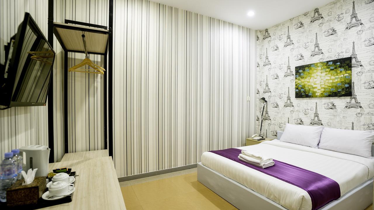 White Residence Hotel & Apartment Phnom Penh Bagian luar foto