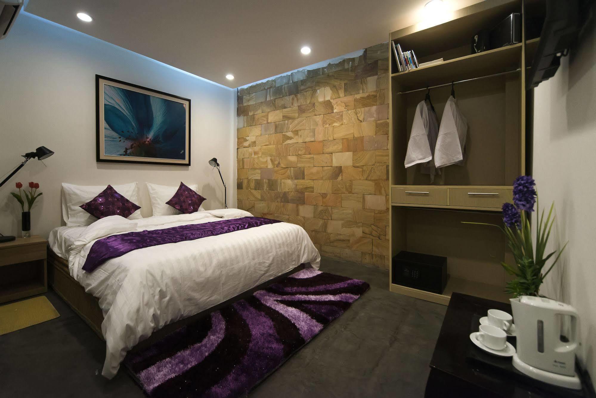 White Residence Hotel & Apartment Phnom Penh Bagian luar foto